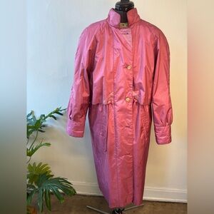 Pink Vintage British Mist Rain Coat 🧥 
Iridescent Pink Long Trench Coat 🧥